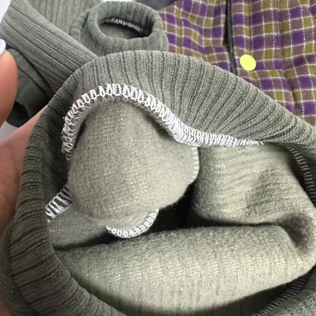 Traje de cuadros verde invierno para gatos Chaleco de vellón grueso Cálido abrigo de manga larga para gato sin pelo Sudadera de primavera para Sphynx - imagen 5