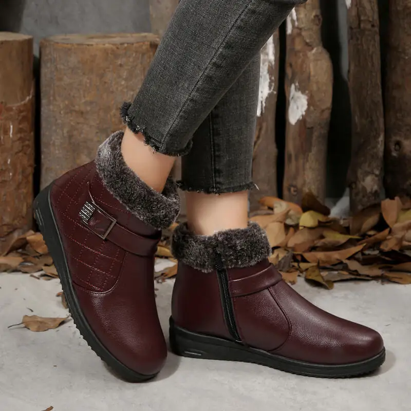 Botines peludos con decoración de hebilla de cinturón de Metal Retro para mujer, botas con cremallera lateral de Tacón de Cuña de Pu suave para invierno, zapatos cómodos para mamá - imagen 3