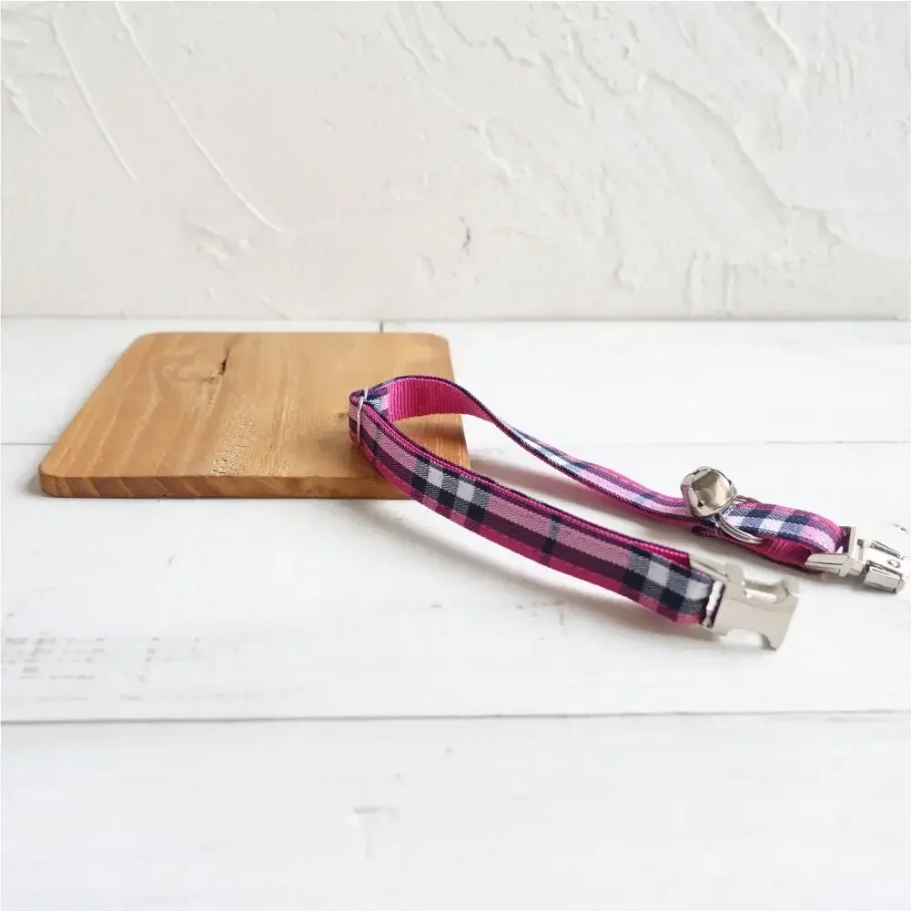 Collar de gato personalizado, contactos de nombre de identificación personalizados, hebilla de metal, collares de gato a cuadros rosas ajustables con campana - imagen 3