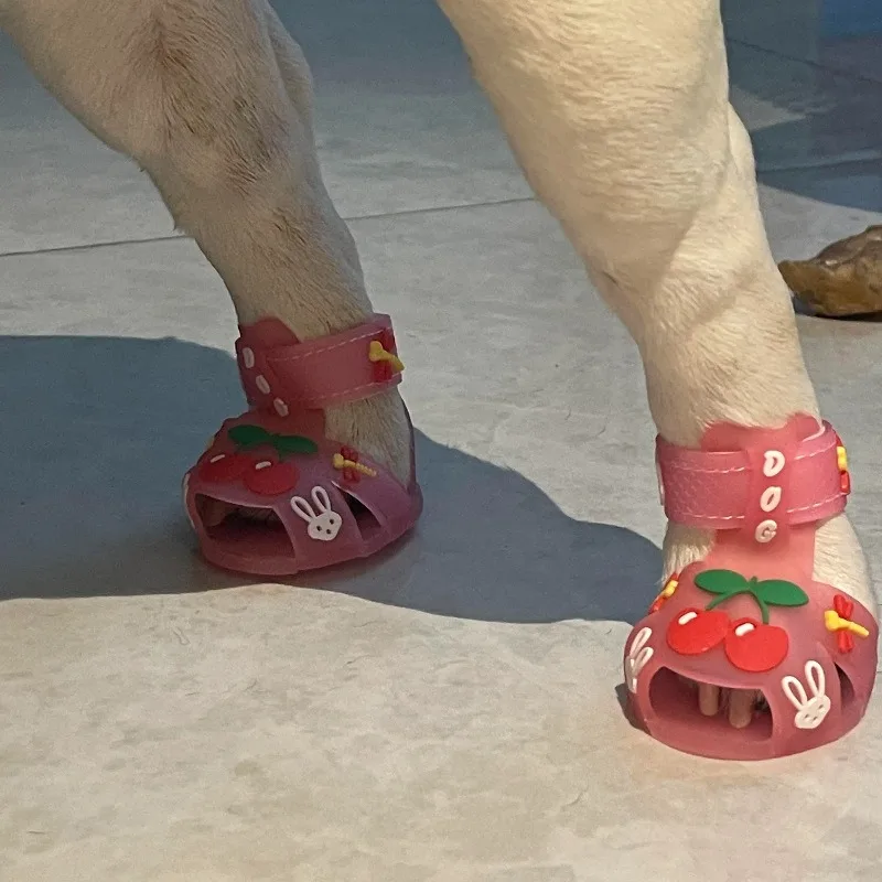 Sandalias de verano para perros, Botas de lluvia transpirables antideslizantes a la moda con dibujos animados, impermeables, resistentes al desgaste, productos para mascotas, accesorios para exteriores - imagen 2