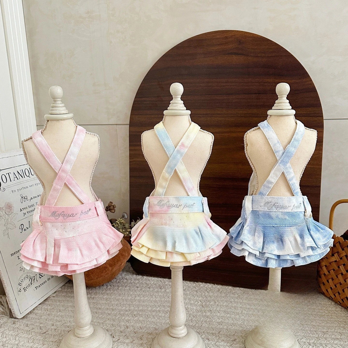 Media falda con diamantes Flash para mascotas, falda con tirantes de vaquero, falda abombada para las cuatro estaciones, vestidos para perros pequeños, ropa para cachorros