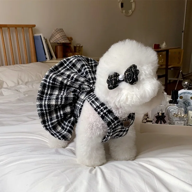 Vestido de invierno para perros, ropa cálida para mascotas, camisa a cuadros a rayas blancas y negras, falda para cachorros, abrigo de algodón grueso para perros, chaleco para gatos Bichon - imagen 3