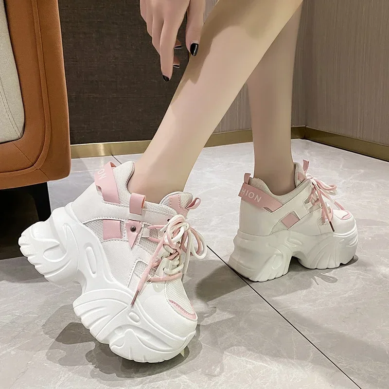 Zapatillas de deporte con plataforma para mujer, zapatos deportivos con cordones de 10,5 CM, informales y gruesos de malla de fondo grueso, color blanco, otoño - imagen 2