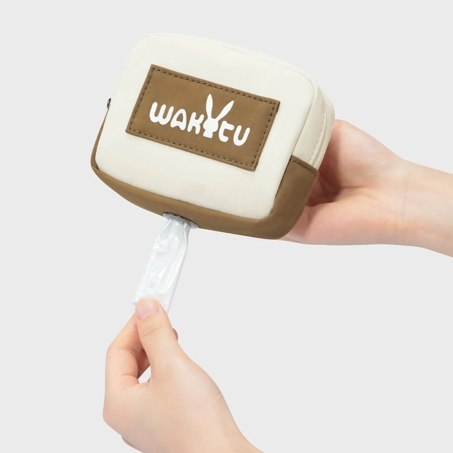 Soporte para bolsa de caca de perro, dispensador de bolsa de basura para perro con correa, orinal portátil pequeño para cachorro, llavero, bolsa para caca, bolsa con cremallera - imagen 3