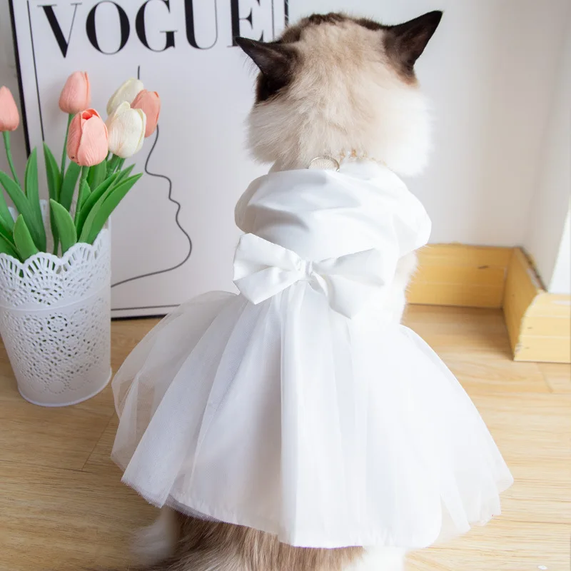 Vestidos blancos para perros y gatos pequeños, disfraz de boda nupcial, vestido de princesa para cachorros con lazo de flores y perlas de lujo, ropa para perros - imagen 4