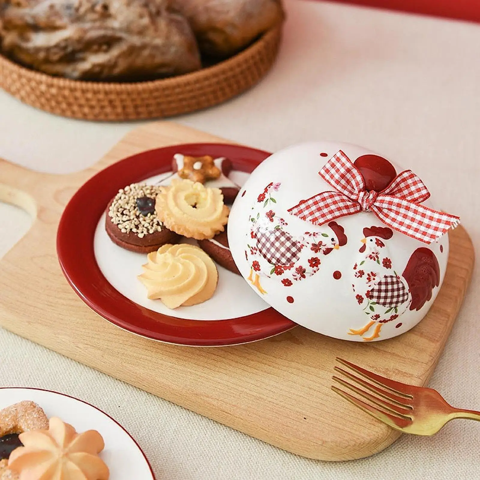 Dessert Tray Porcelain Plate Tableware Creative Utility Decorative Snack Cake Plate Red Floral Chicken Bowl for Hotel Home