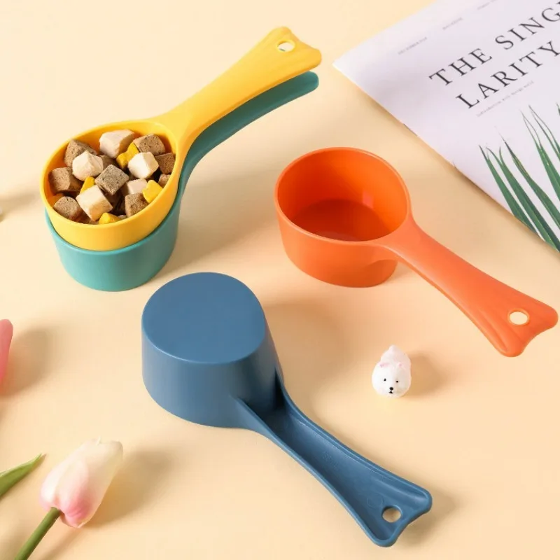 Cuchara de comida para mascotas, diseño de cola de pez de fondo plano, comida para perros, cuchara de comida para gatos, fácil de limpiar, cucharas portátiles y de moda para mascotas - imagen 4