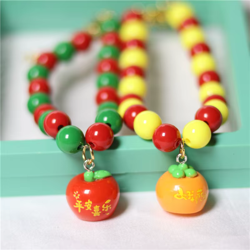 Collar de perlas con colgante de la suerte para perros y gatos