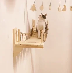 Árbol rascador de madera con puente para gatos - estable y seguro