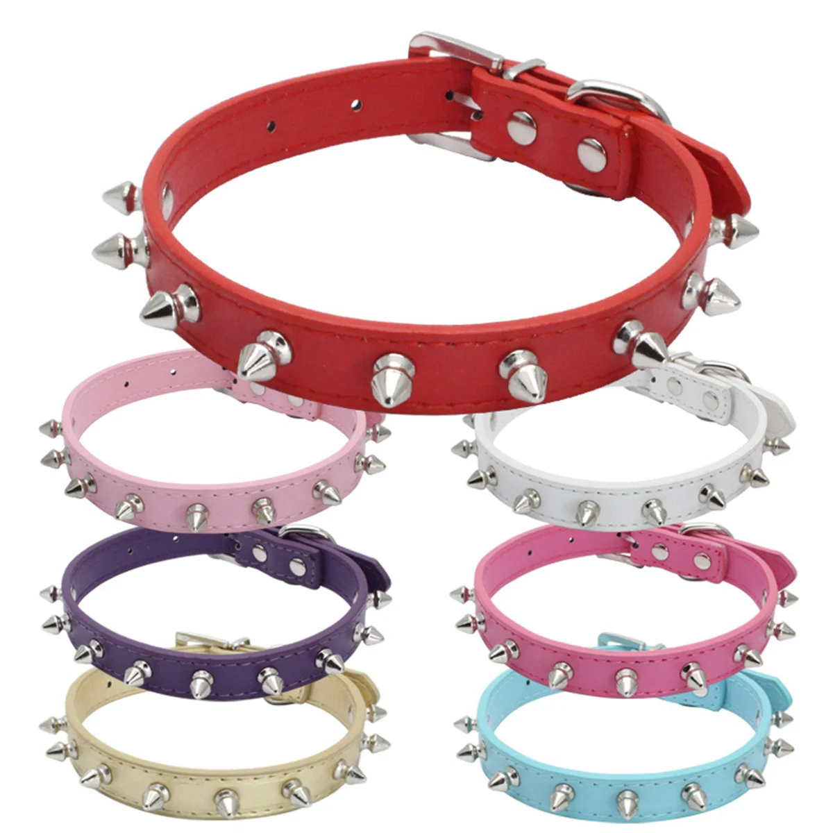 Collar de cuero con tachuelas y púas visto de frente