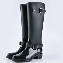 Botas de lluvia con cremallera estilo punk para perros