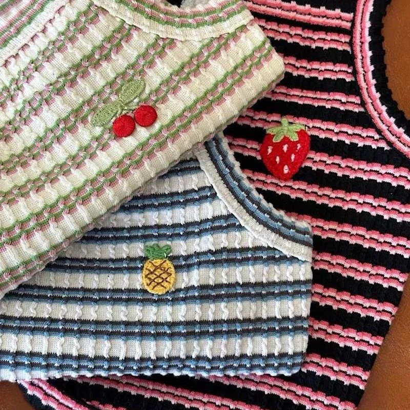 Ropa para mascotas a rayas Beige, chaleco fino para cachorros, Teddy, cabestrillo bordado de cereza, Bichon, ropa de verano, chaleco bonito Schnauzer - imagen 3