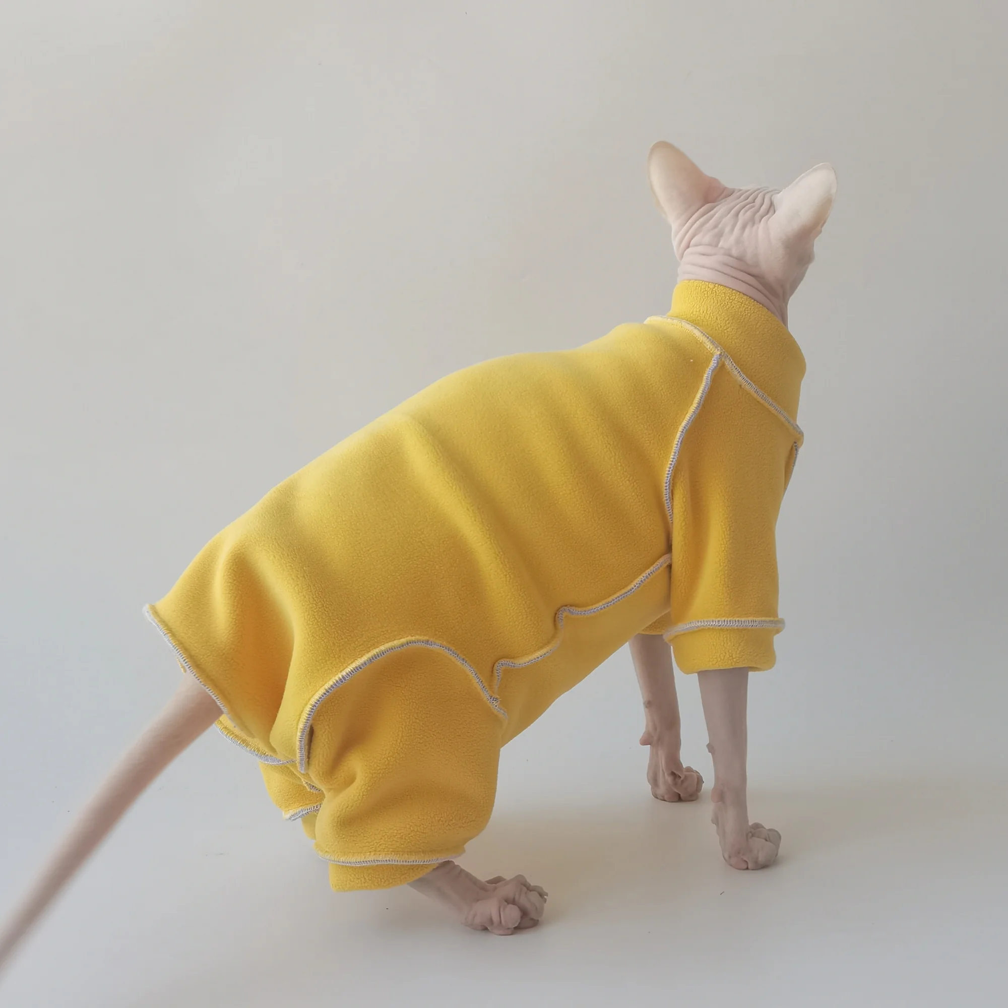 Ropa de invierno para gatos - sudadera suave y abrigo reversible - imagen 3
