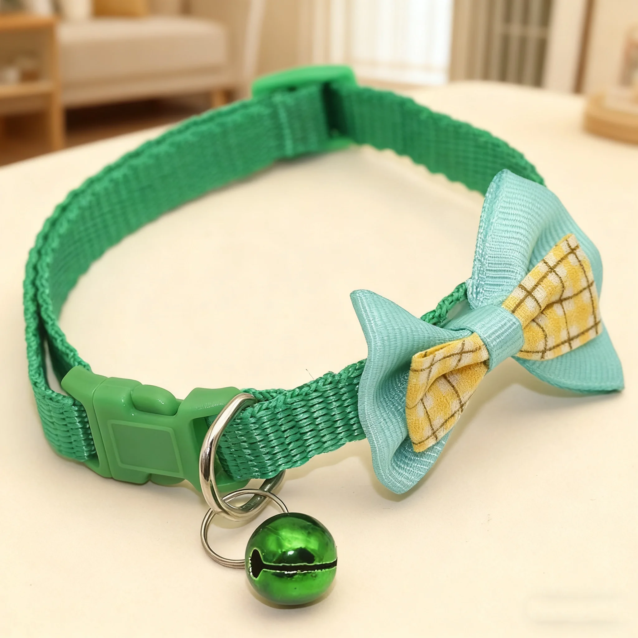 Collar de gato con campana para perro, lindo collar de campana con lazo a cuadros multicolor, collar de campana ajustable para mascotas. - imagen 4