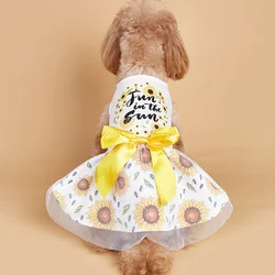 Vestido sin mangas estampado girasol con lazo para perro y gato