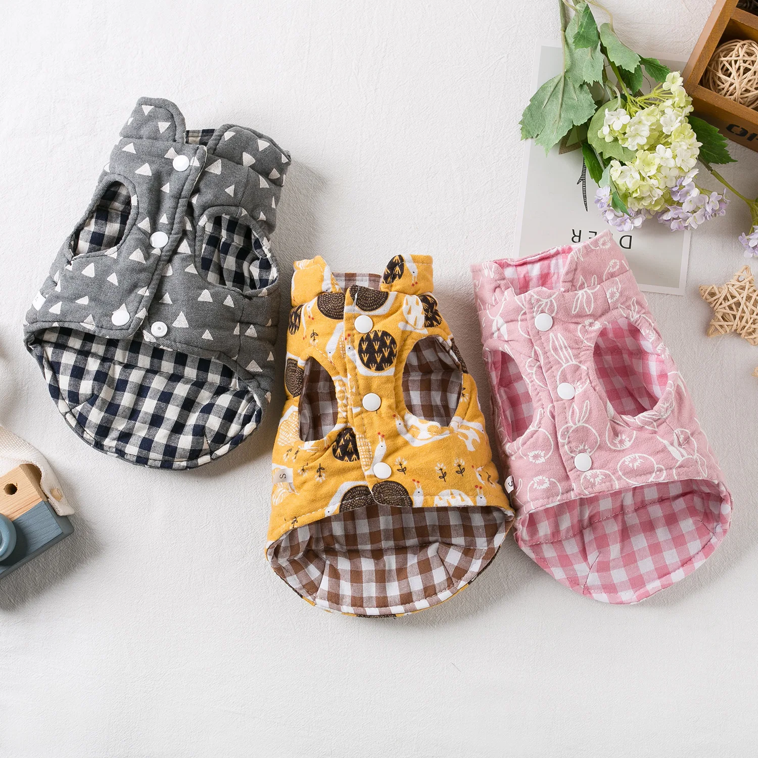 Chaleco para mascotas que se puede usar en ambos lados en otoño e invierno, chaleco cálido a cuadros, oso de peluche, ropa de invierno para perros pequeños y cachorros