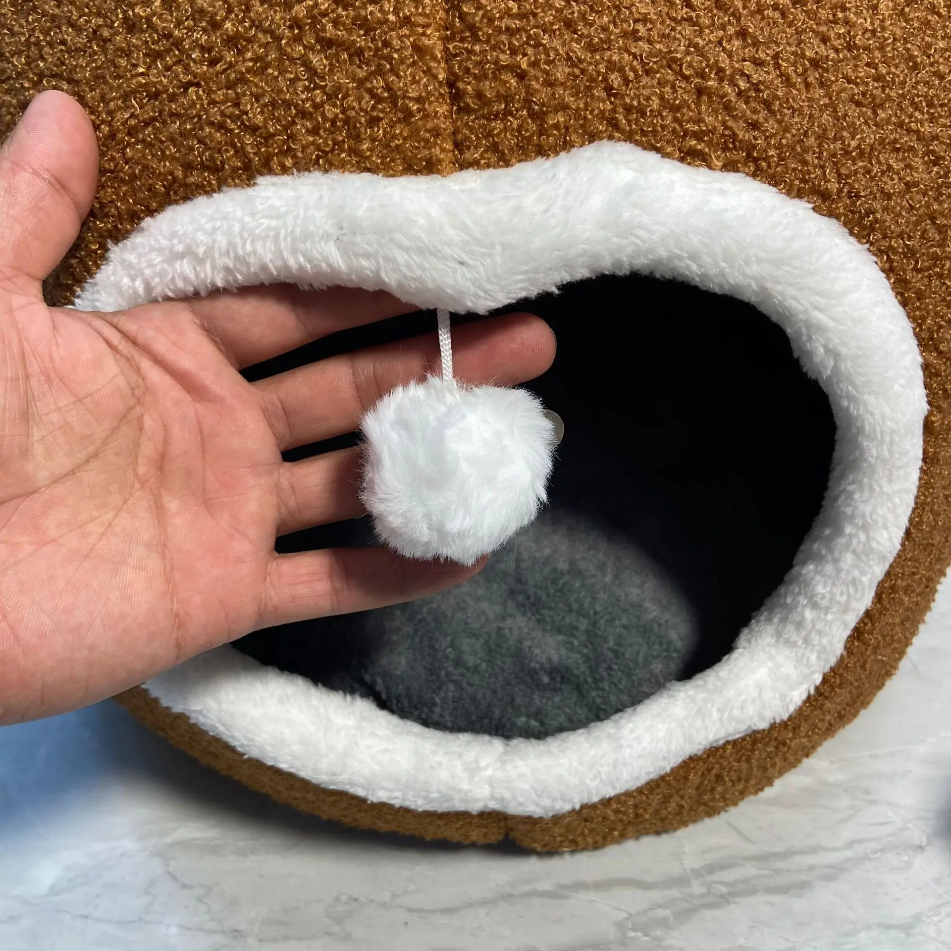 2025 Nueva casa para gatos, oso de peluche universal en todas las estaciones, nido para gatos semicerrado, productos para mascotas - imagen 4