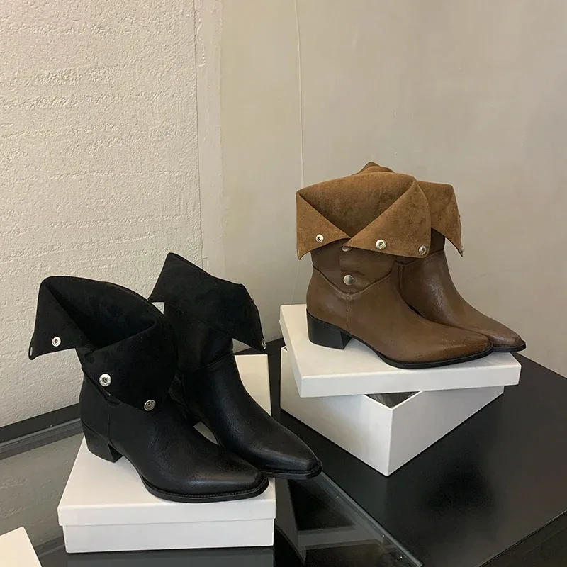 Botas de invierno a la moda para mujer, botas cortas de tacón medio occidental cómodas con botones Retro, dos prendas, tacón grueso - imagen 4