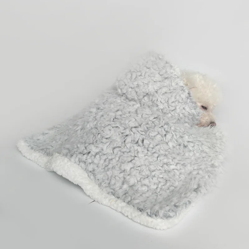 Nueva manta de invierno para mascotas con manta cálida de felpa, manta para perro, bata para dormir, saco de dormir, ropa de invierno para cachorros para perros pequeños - imagen 4