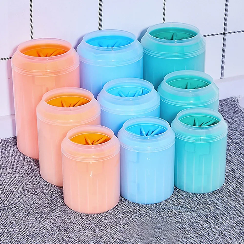 Limpiador de patas de émbolo para mascotas, taza de limpieza de pies de silicona suave, cepillo de limpieza de patas portátil para gatos y perros, suministros prácticos para el hogar, 3 tamaños - imagen 2