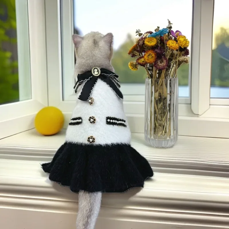 Autumn and Winter New Dog Cat Skirt Pet Knitted Clothes Thickened To Keep Warm and Cold - imagen 2