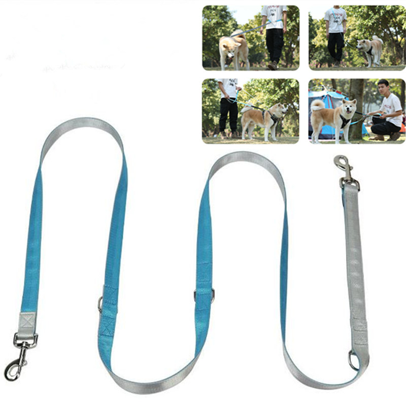 Detalles del mosquetón y sistema de doble correa