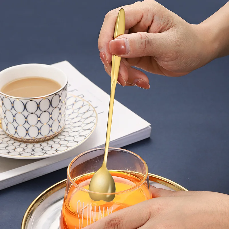 Cuchara mezcladora de té y café de acero inoxidable, cuchara dorada, mango largo, vajilla Vintage para bebidas, diseño de forma única - imagen 4
