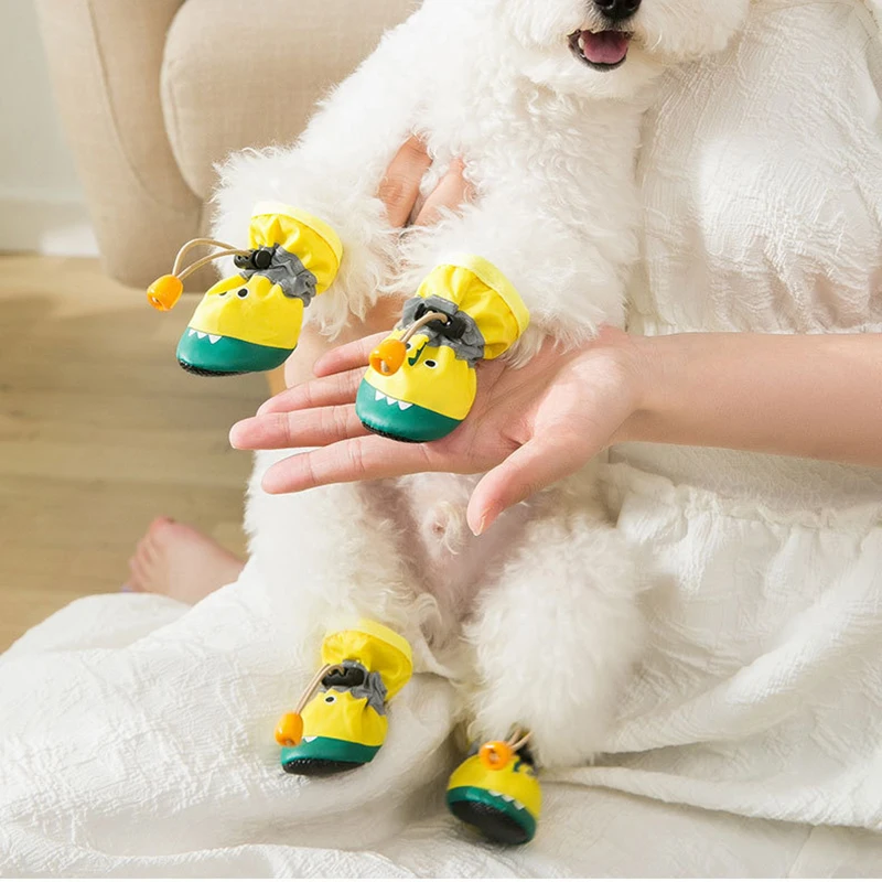 Zapatos de lluvia de silicona para mascotas, botines de goma antideslizantes portátiles, impermeables, para exteriores, bonitos zapatos de cocodrilo, suministros para mascotas, 4 unidades por juego - imagen 3