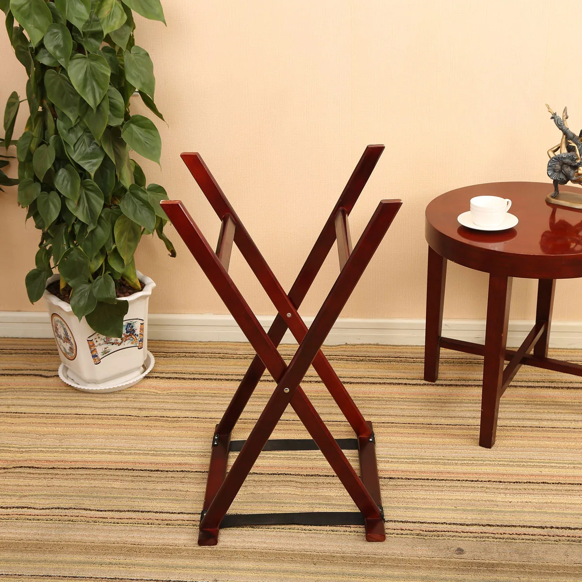 Soporte plegable de madera para maletas y organizador para gatos y perros - imagen 5