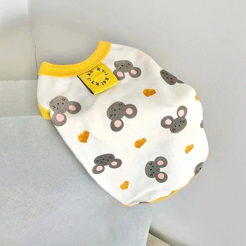 Chaleco blanco con detalles de oso