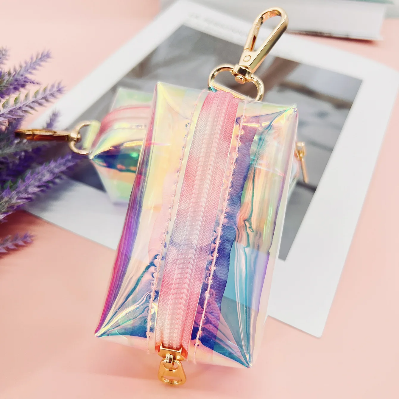 Dispensador de bolsas holográficas reflectantes para excrementos de perros, bolsas de basura iridiscentes coloridas para paseos, diseño fácil de llevar para propietarios de mascotas