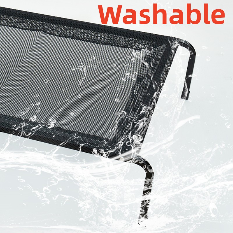 Perro mediano usando cama de camping