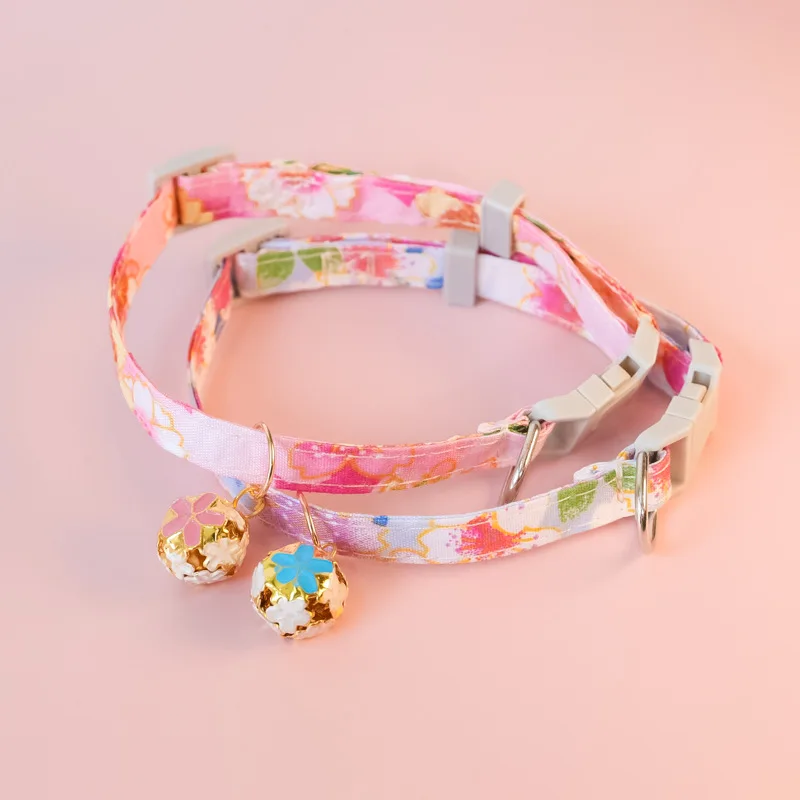 Collar de flores para gatos, Collar ajustable para mascotas con campana, Collar de seguridad de flores coloridas para cachorros, gatitos, gatos, suministros para mascotas, venta al por mayor - imagen 3