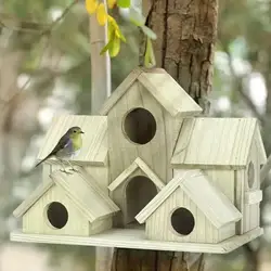 Casa colgante rústica de madera para pájaros de jardín con comedero