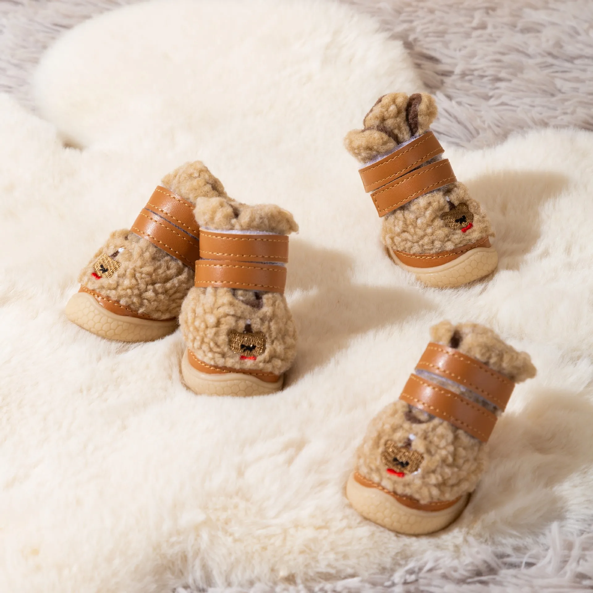 Zapatos cálidos de felpa con dibujos animados para otoño/invierno para mascotas, oso de peluche de cordero, zapatos gruesos de invierno para perros pequeños