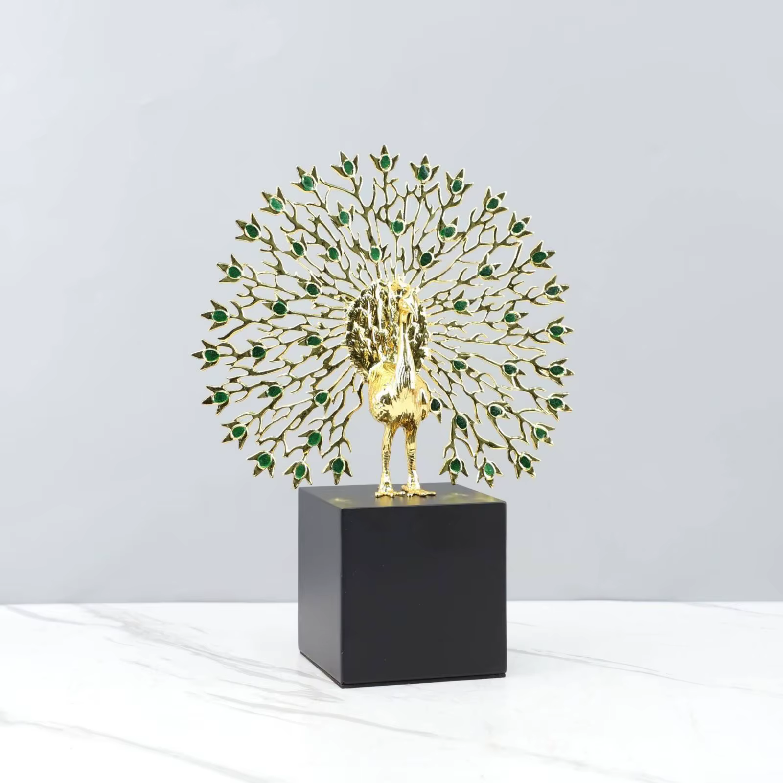 Escultura de pavo real en metal – Decoración minimalista para el hogar - imagen 3