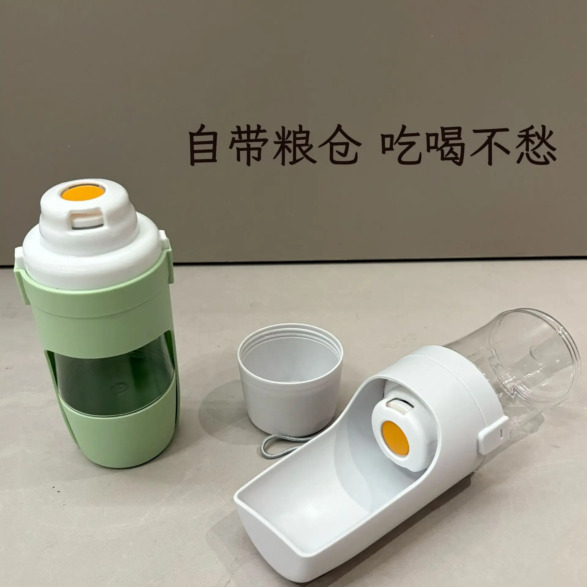 Botella de agua plegable para perros – Bebedero y comedero 2 en 1 - imagen 5