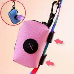 Dispensador portátil de bolsas para excrementos de perros con mosquetón