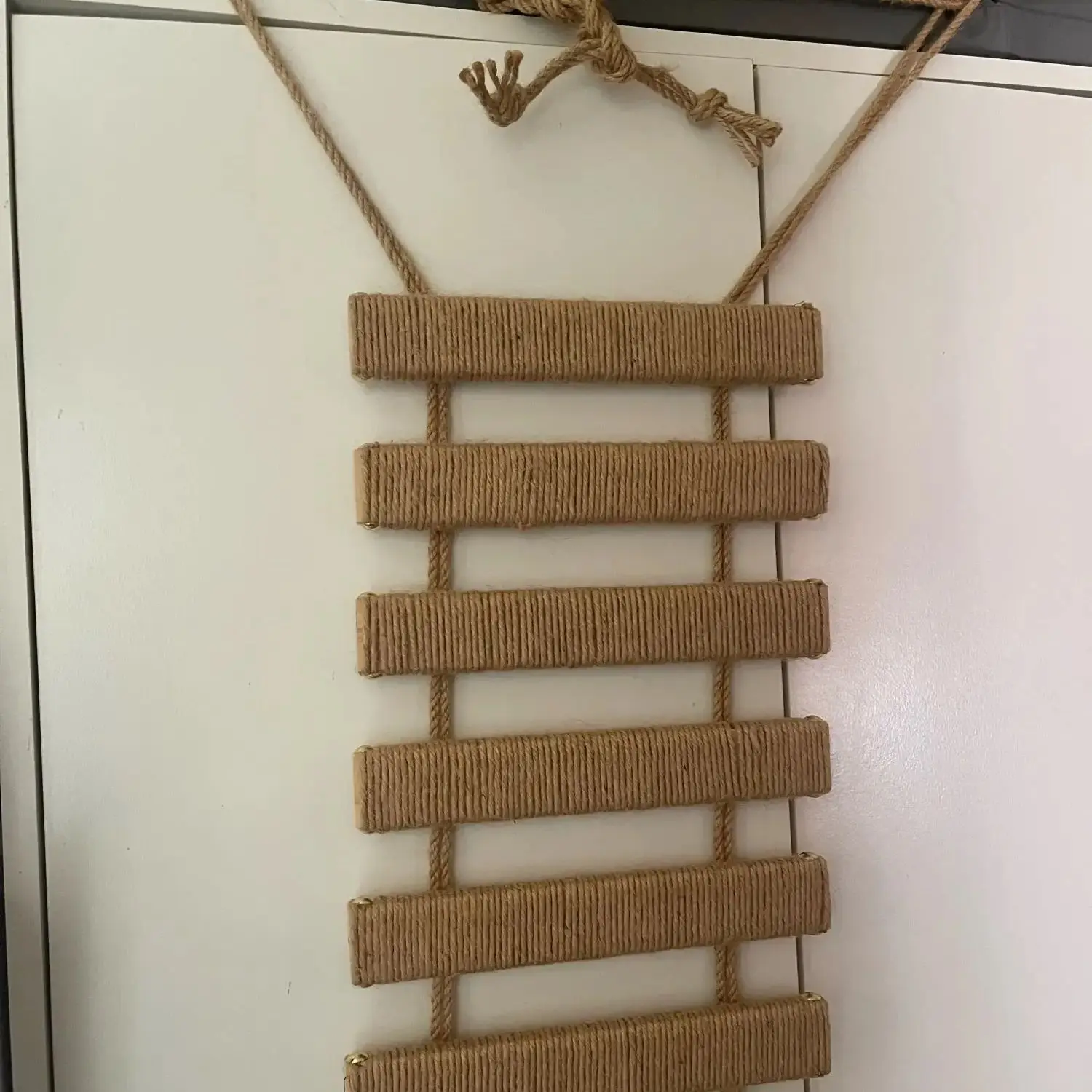 Estante de escalada para gatos con rascador – Montado en pared - imagen 3