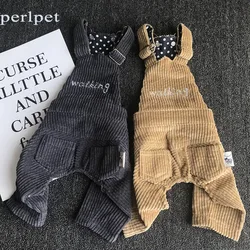 Mono de pana con hebilla para perros: prenda exterior suave calido