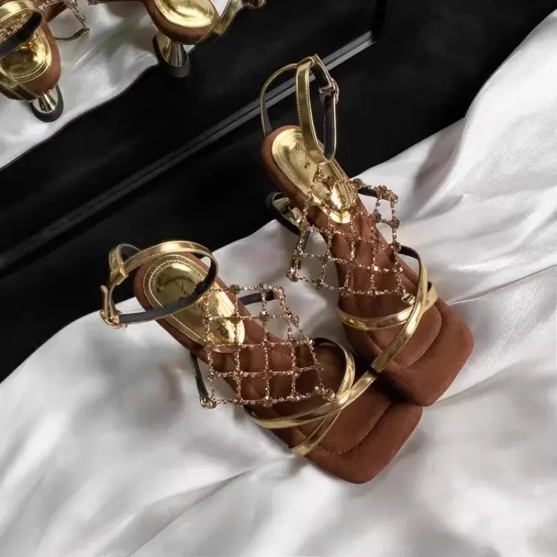 Sandalias para perros con pedrería – Moda veraniega 2026 cómodas - imagen 2