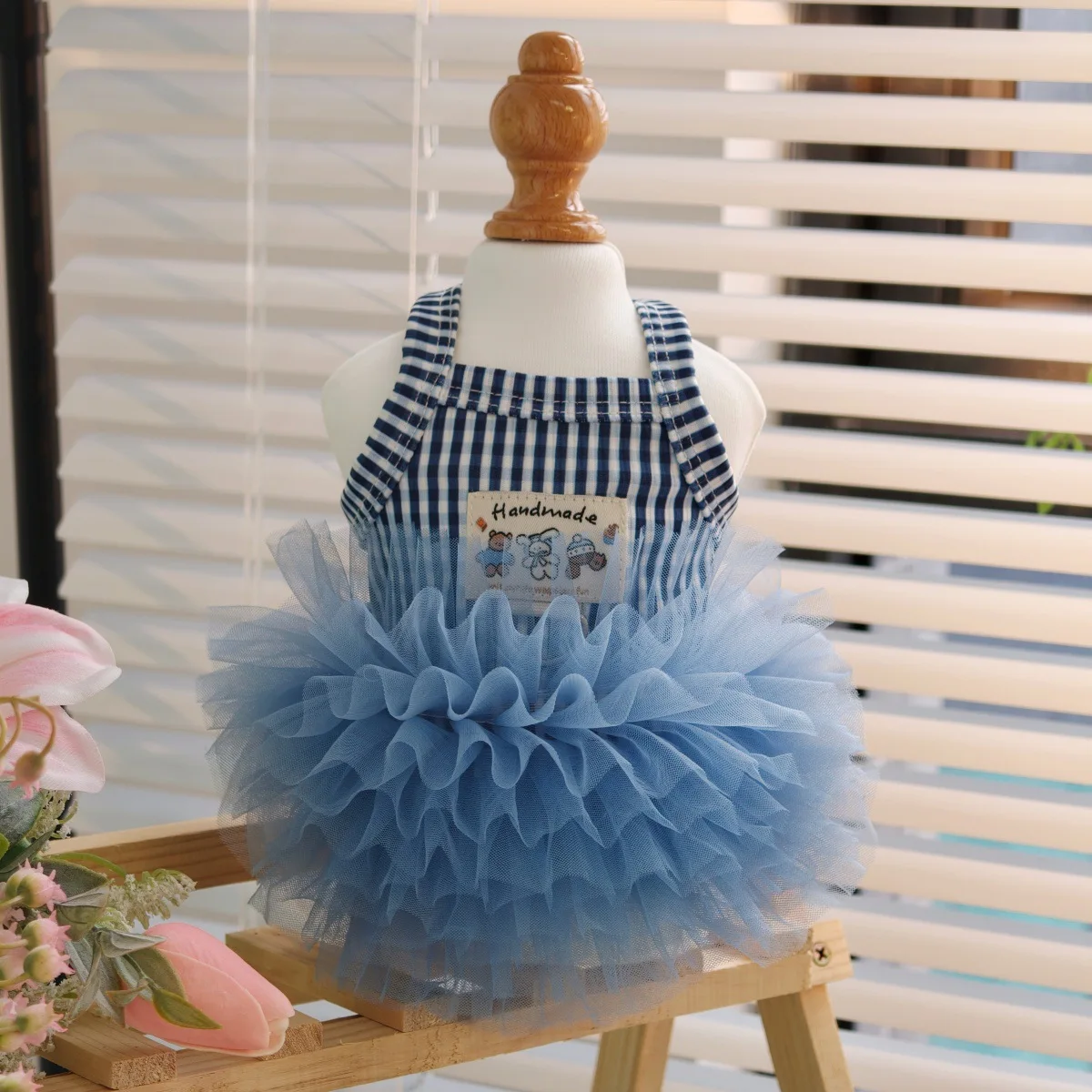 Vestido tutú azul a rayas para perros y gatos – tul transpirable - imagen 4