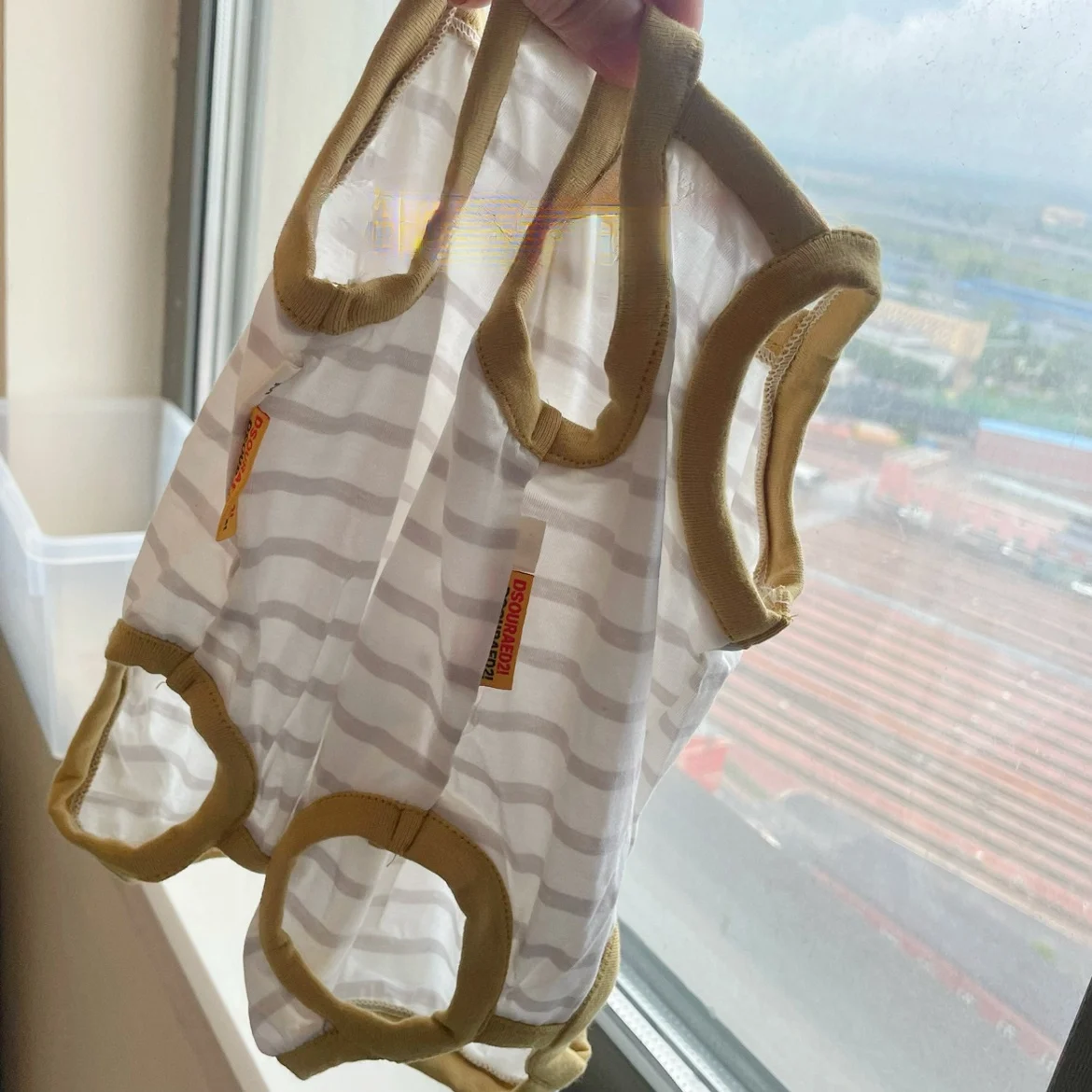 Ropa para gato sin pelo, Camiseta de algodón caqui fina transpirable de cuatro patas para gato Sphynx, chaleco suave a rayas para gatitos