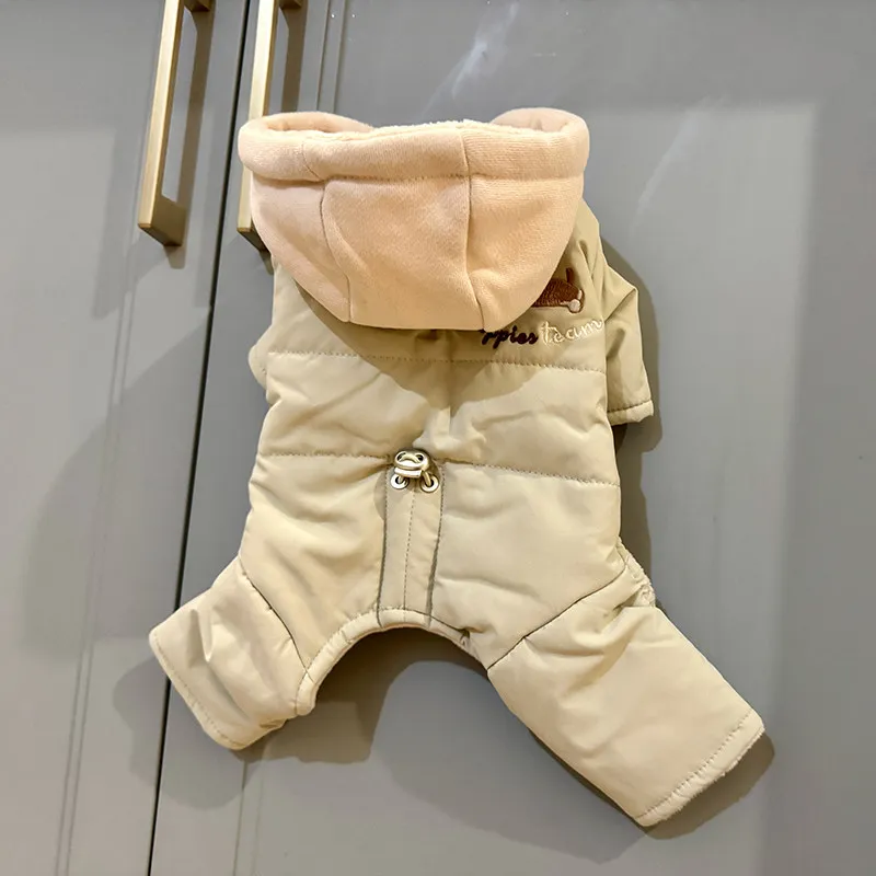 Detalle de la capucha de la sudadera para perros Badger