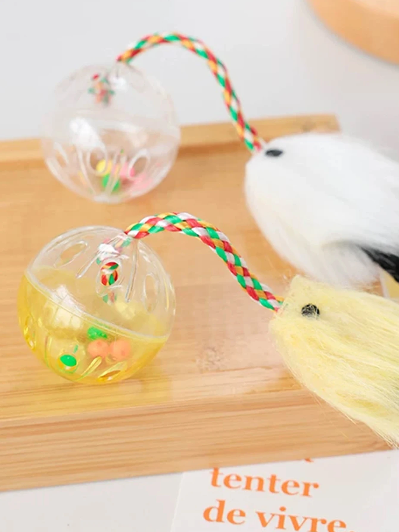Juguete para gatos: campana de peluche con forma de pez y sonido - imagen 4