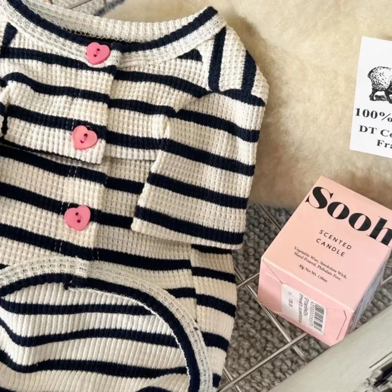 Camiseta a rayas, ropa para perros, cárdigan a la moda, ropa para perros pequeños y bonitos con estampado de Chihuahua, Mascotas para niño blanco y negro para primavera y verano - imagen 3