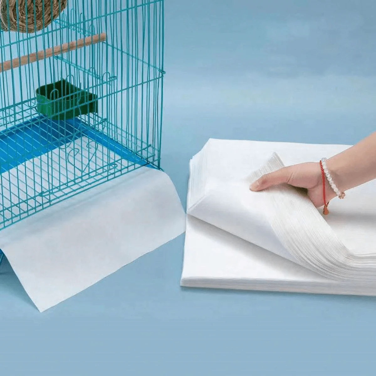 Paquete de 10 papeles desechables para jaula de pájaros, estera absorbente de fibra de poliéster no tejida para jaula de loros, fácil limpieza para jaulas de pájaros, Su - imagen 5