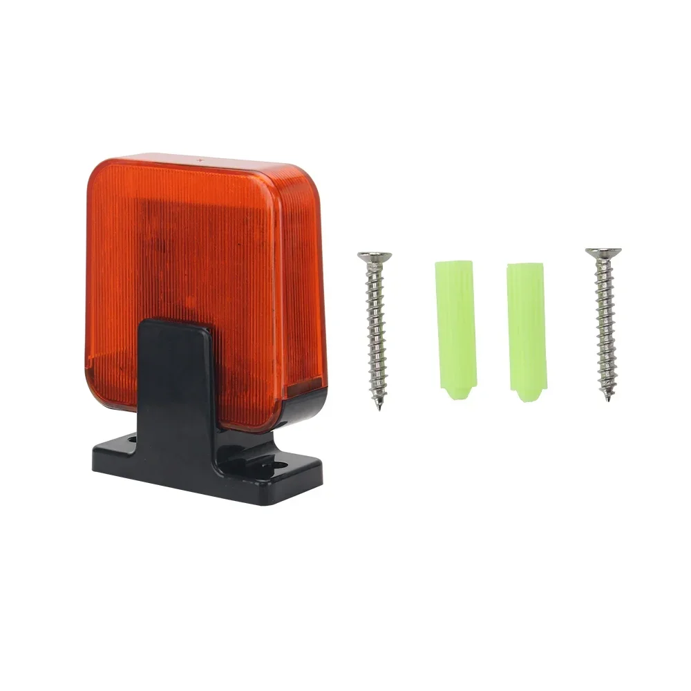 Luz LED parpadeante montada en puerta de garaje