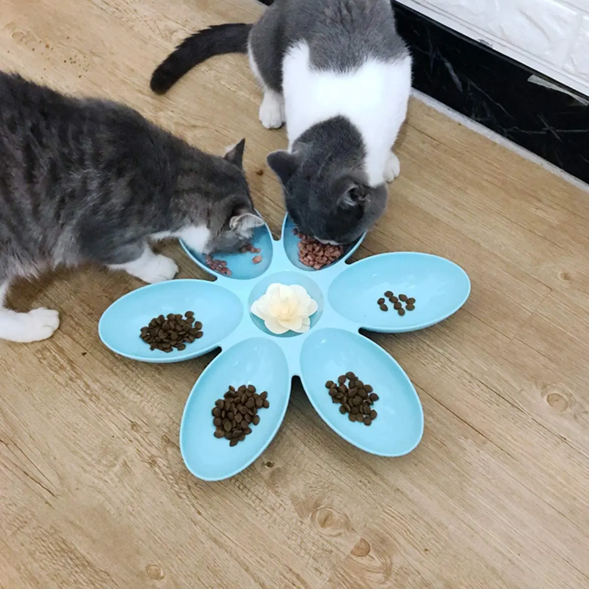 Cuenco para mascotas en forma de flor con 6 cuencos conectados para perros pequeños y gatos, plato de agua, cuencos de alimentación para cachorros, comedero lento para comer - imagen 4