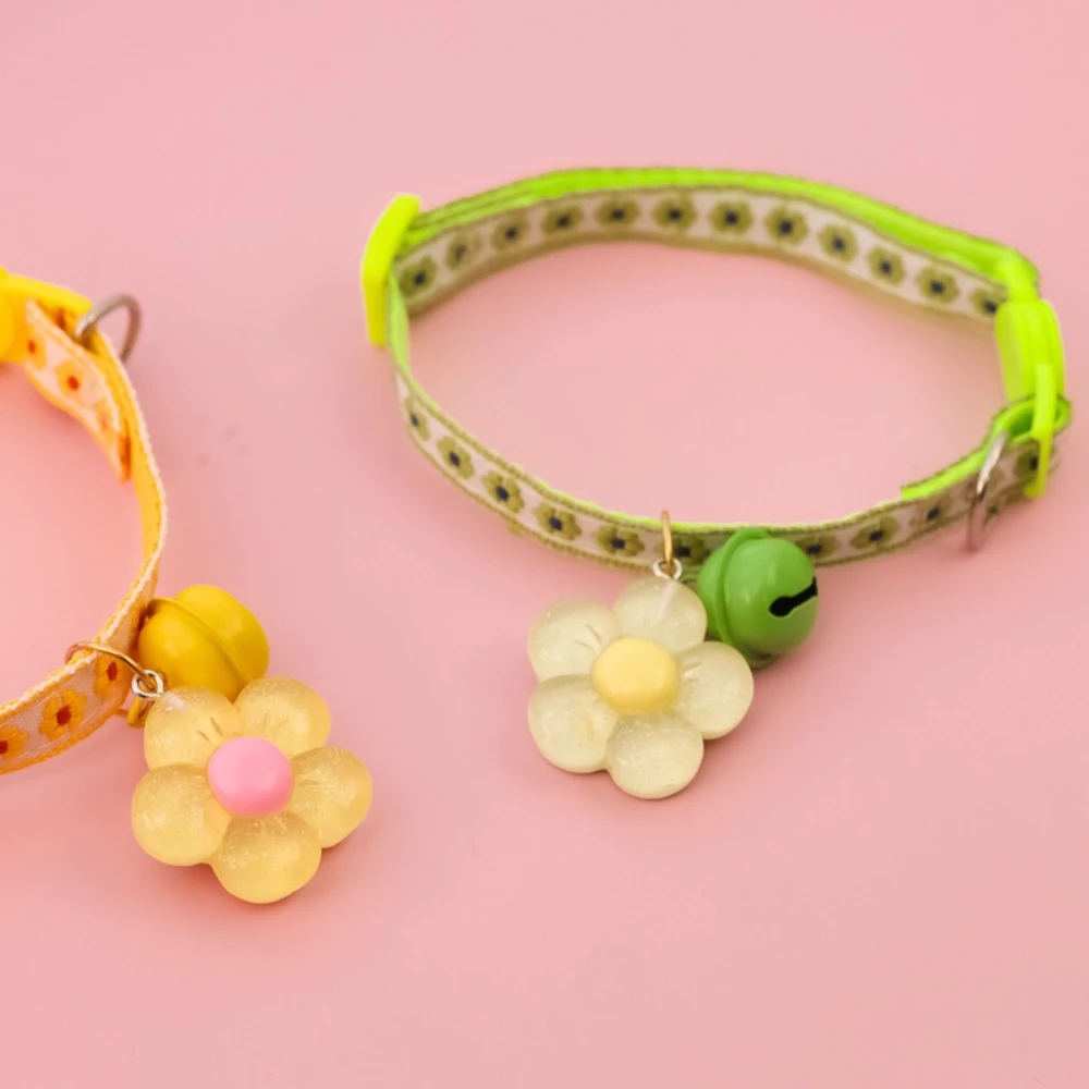 Collar ajustable bohemio floral con campana para gatitos y cachorros - imagen 3